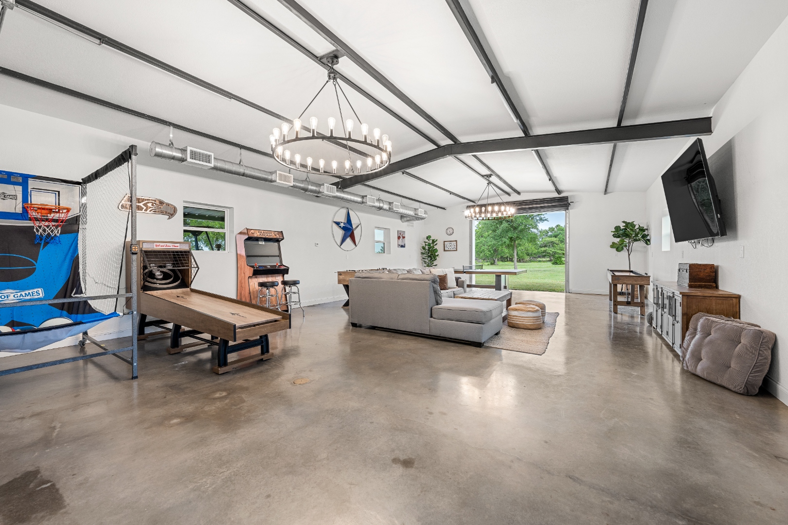 Arcade and game room barn at Countryside Haven